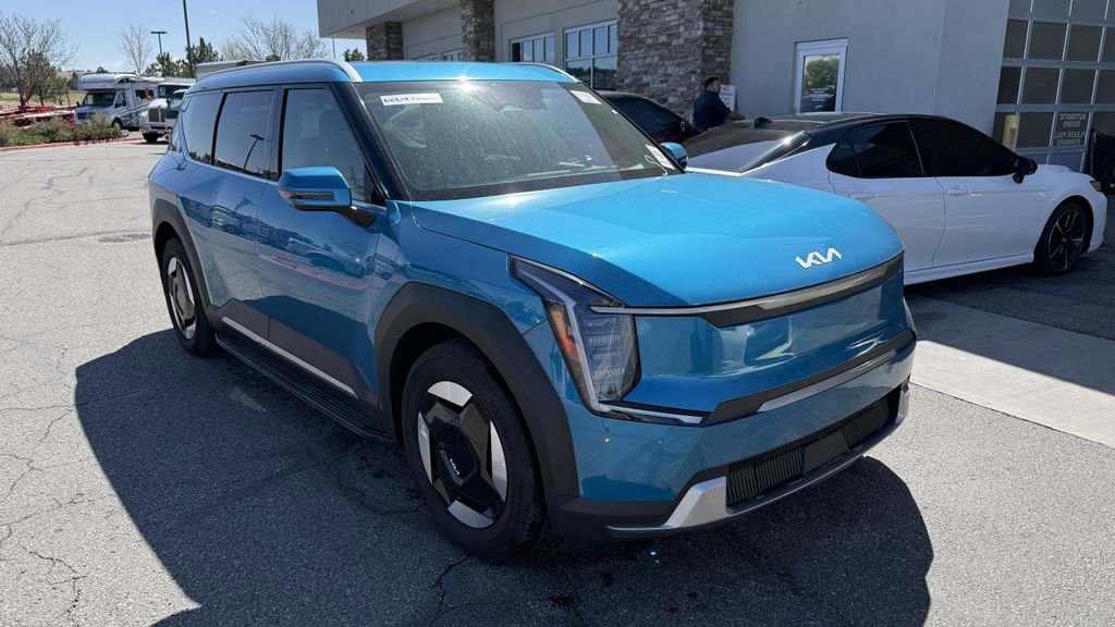 Used 2025 Kia EV9 Wind