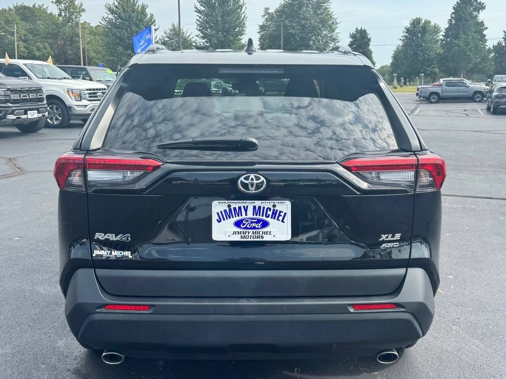 Used 2025 Toyota RAV4 XLE AWD/4WD image 25