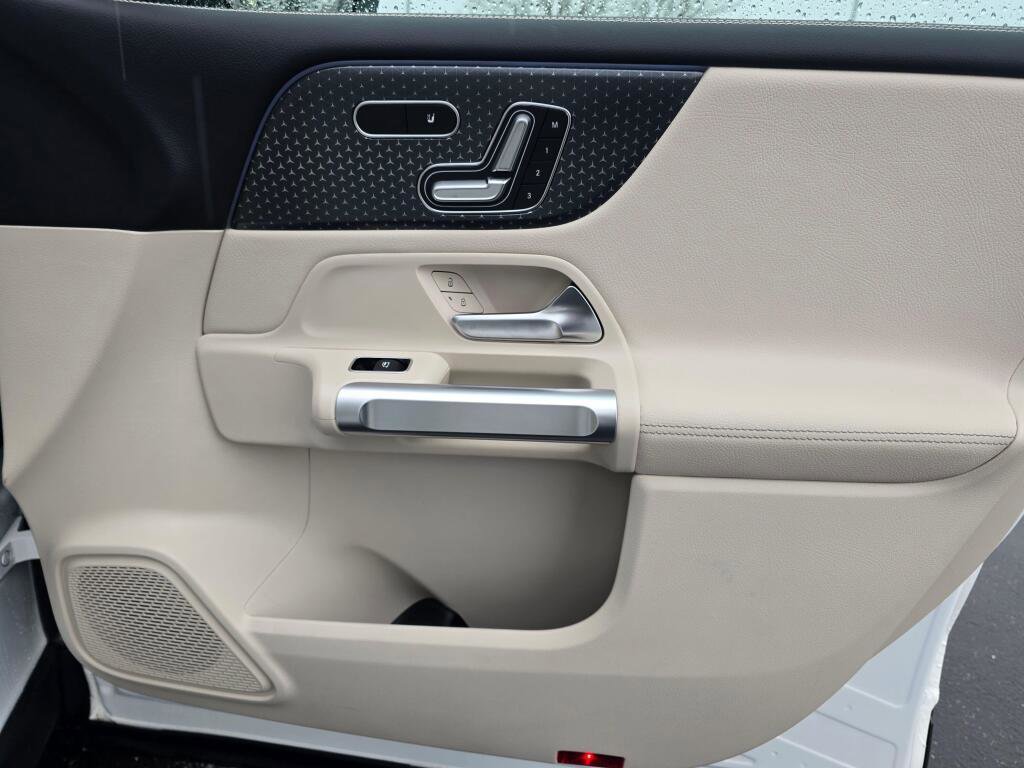 Certified 2025 Mercedes-Benz GLB 250 GLB 250 image 26