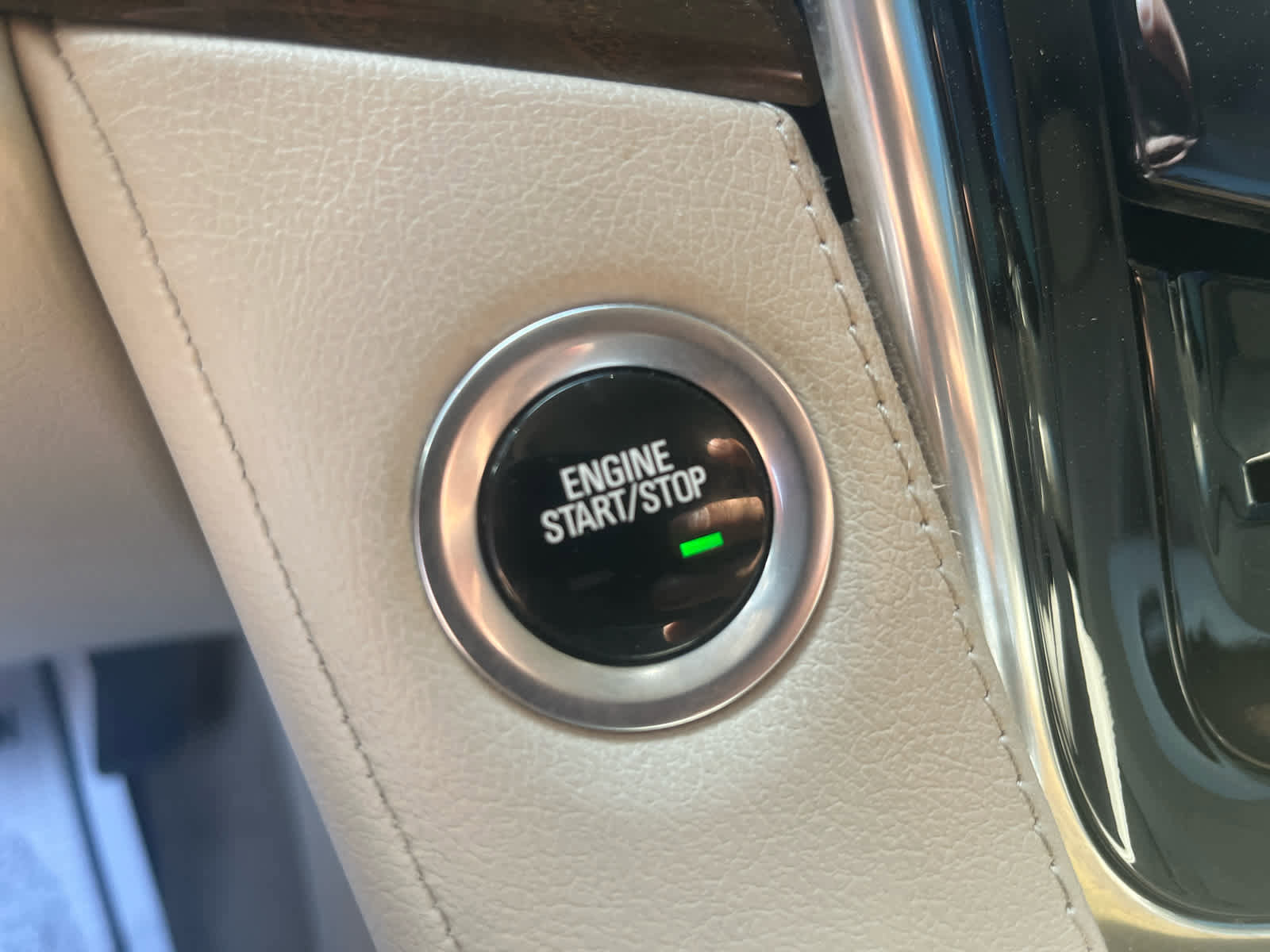 Used 2020 Cadillac Escalade Platinum image 16