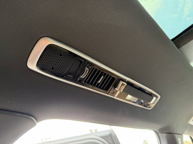 Used 2023 Land Rover Range Rover Sport SE AWD/4WD image 28