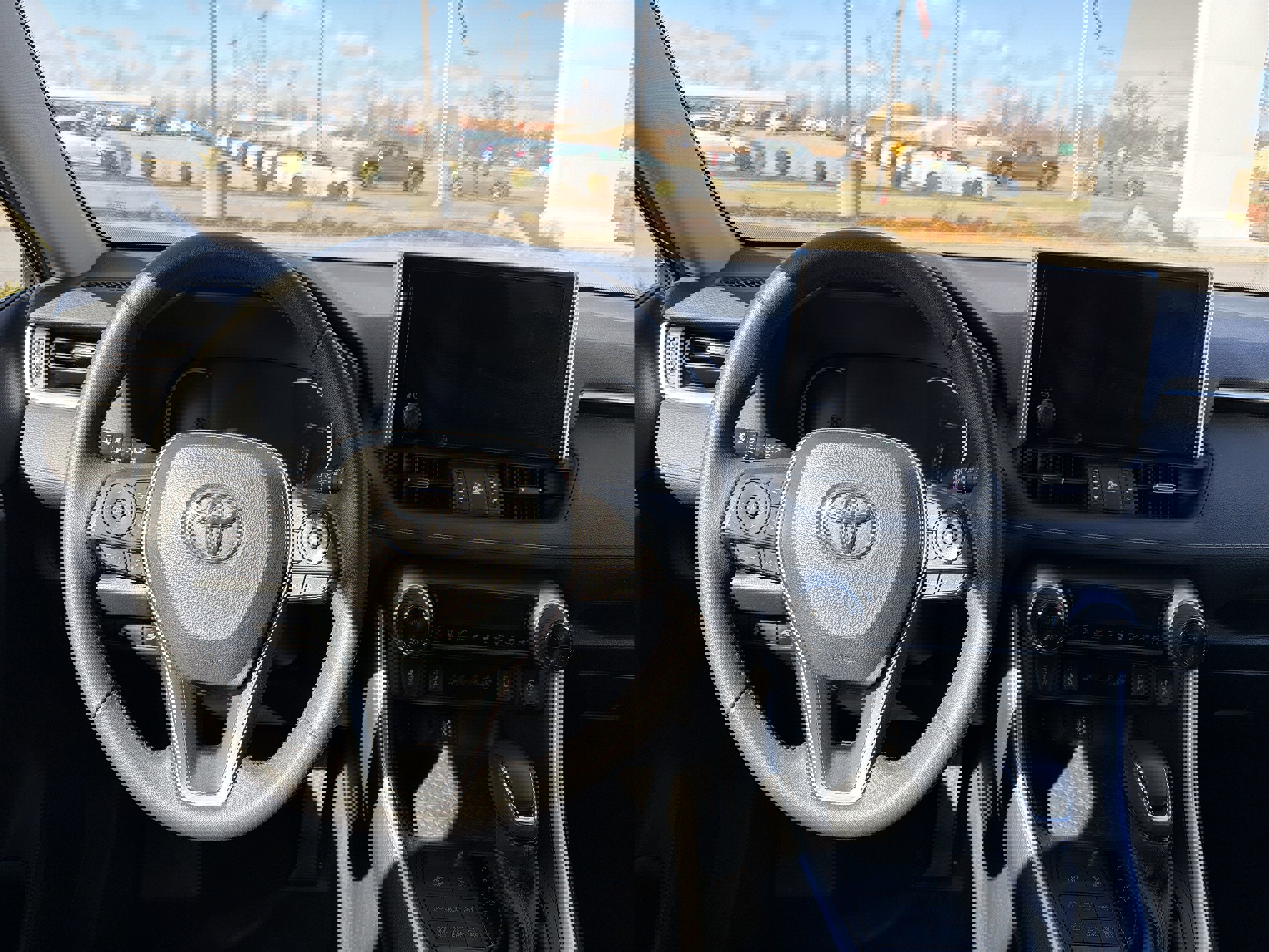 Used 2023 Toyota RAV4 XLE Premium image 11