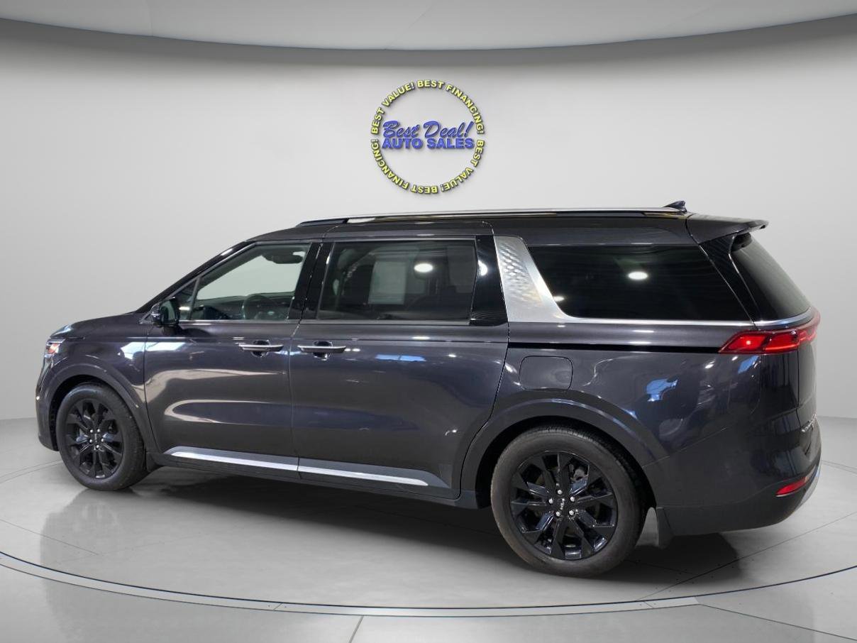 Used 2022 Kia Carnival SX Prestige image 3