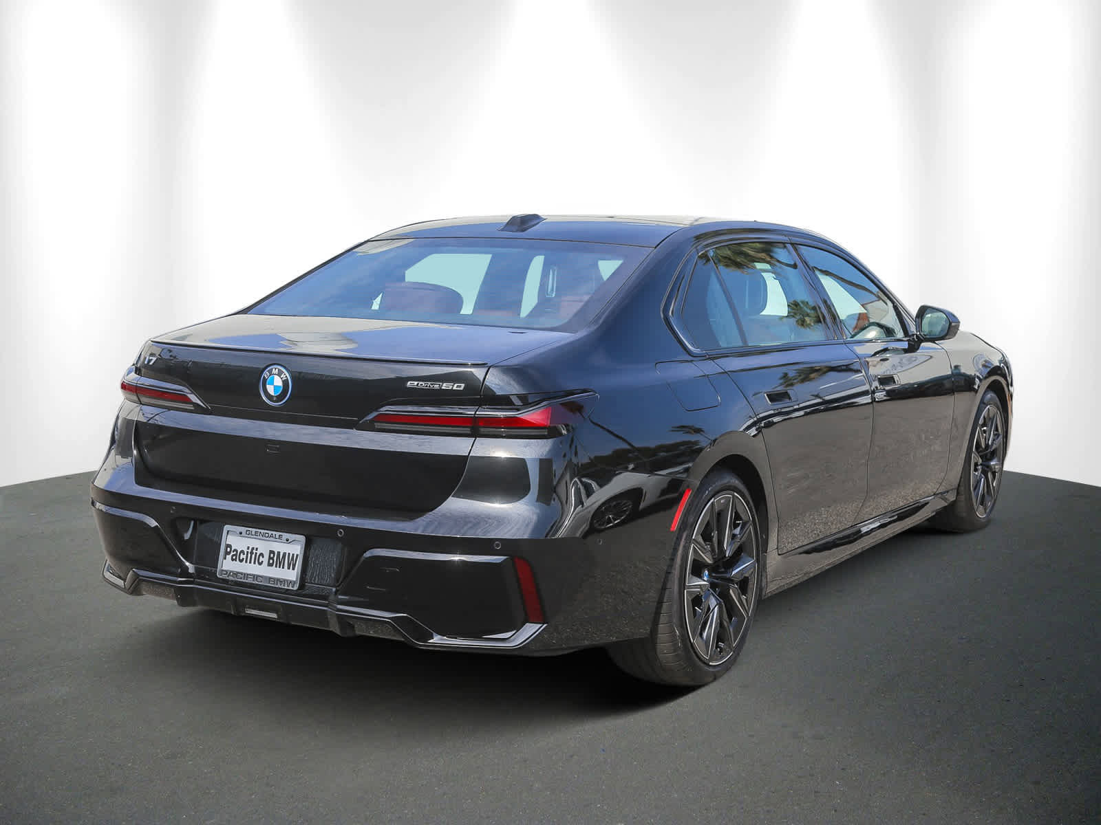 Used 2025 BMW i7 eDrive50 w/ M Sport Package image 6