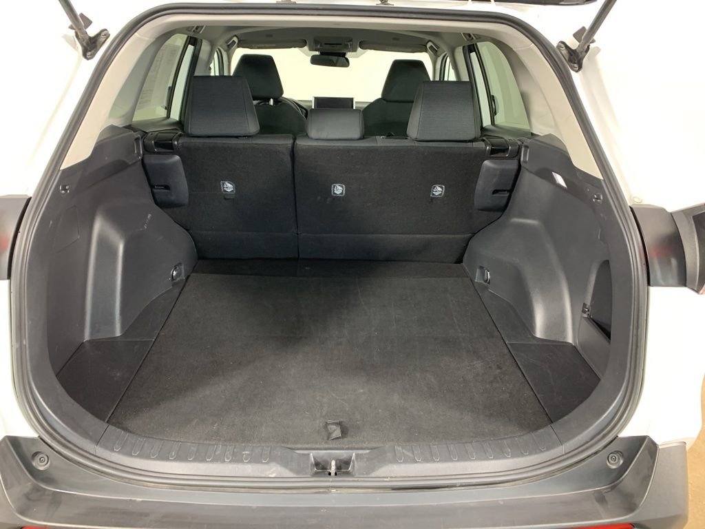 Used 2024 Toyota RAV4 LE image 13