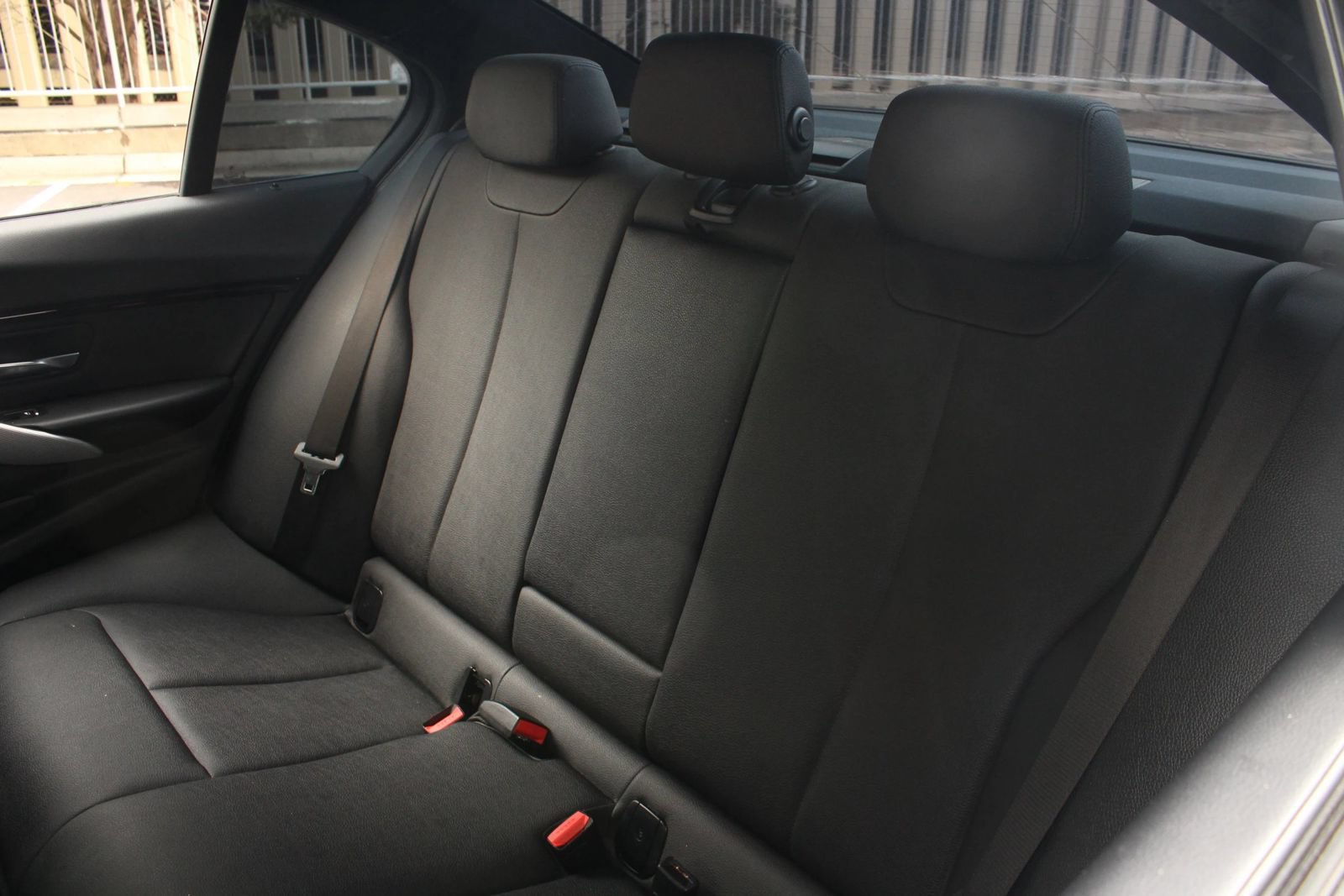 Used 2018 BMW 330i Sedan RWD image 18