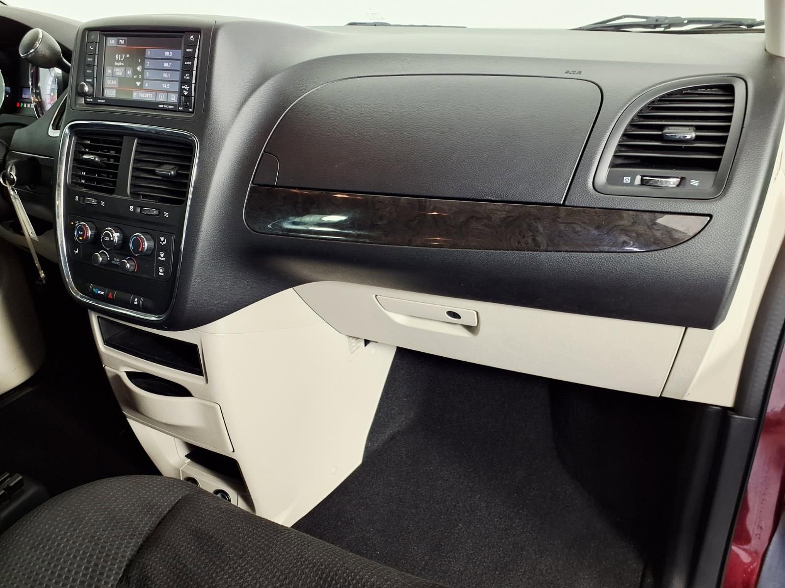 Used 2020 Dodge Grand Caravan SE image 7