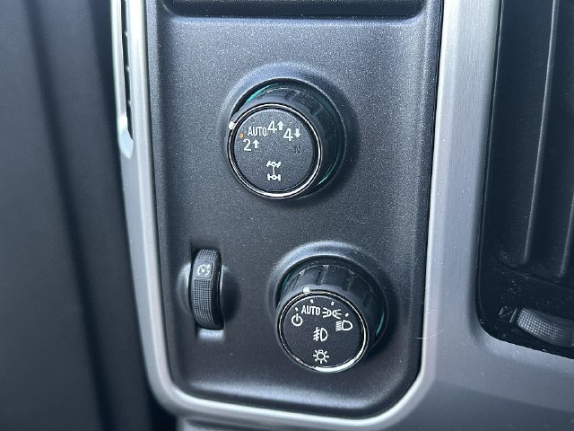 Used 2018 GMC Sierra 1500 SLE w/ SLE Value Package AWD/4WD image 10