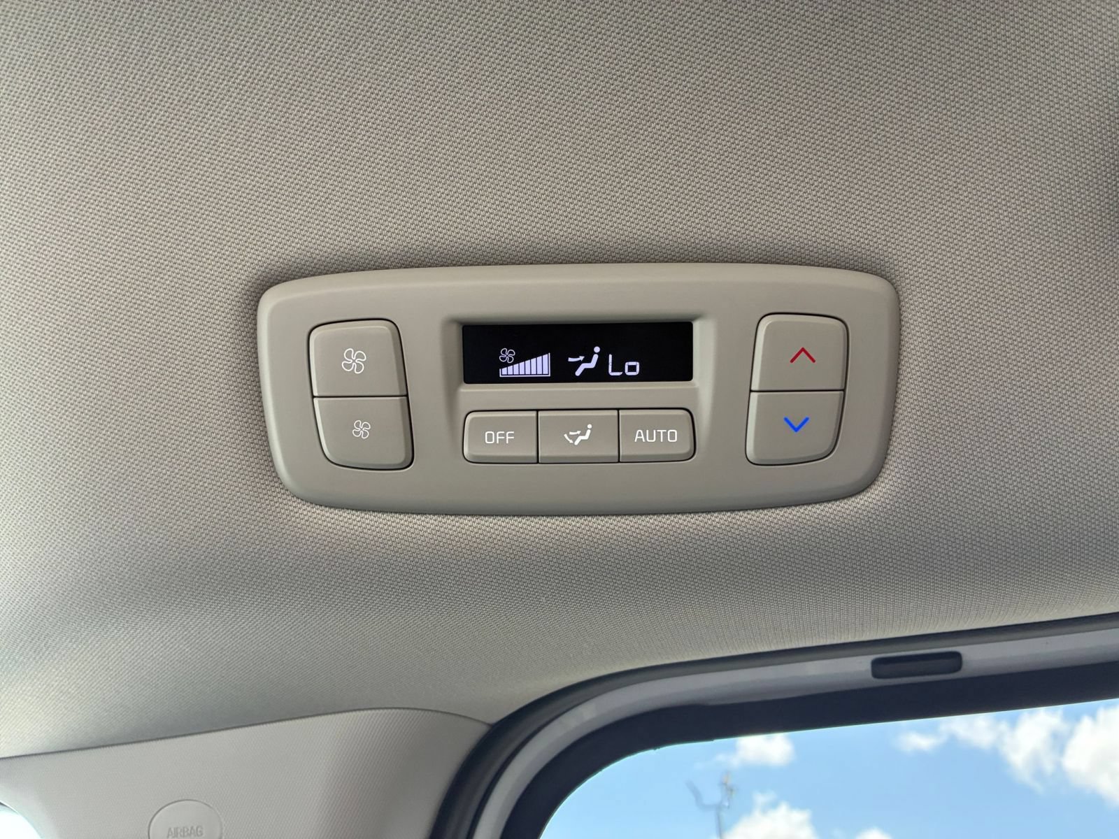 Used 2026 Kia Carnival FWD image 20