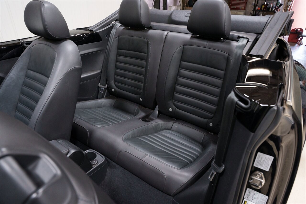Used 2014 Volkswagen Beetle R-Line FWD image 11