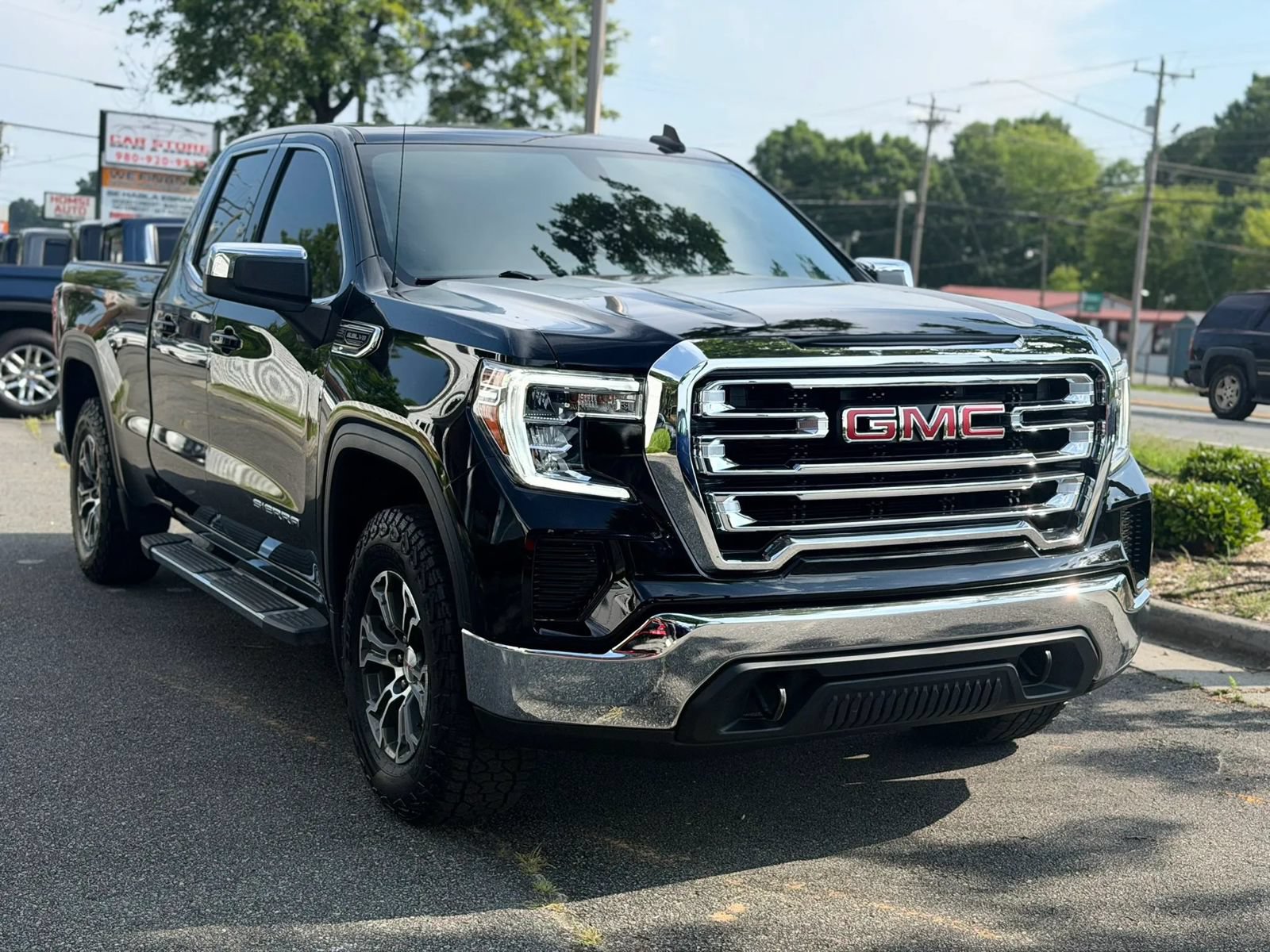 Used 2022 GMC Sierra 1500 SLE AWD/4WD image 8