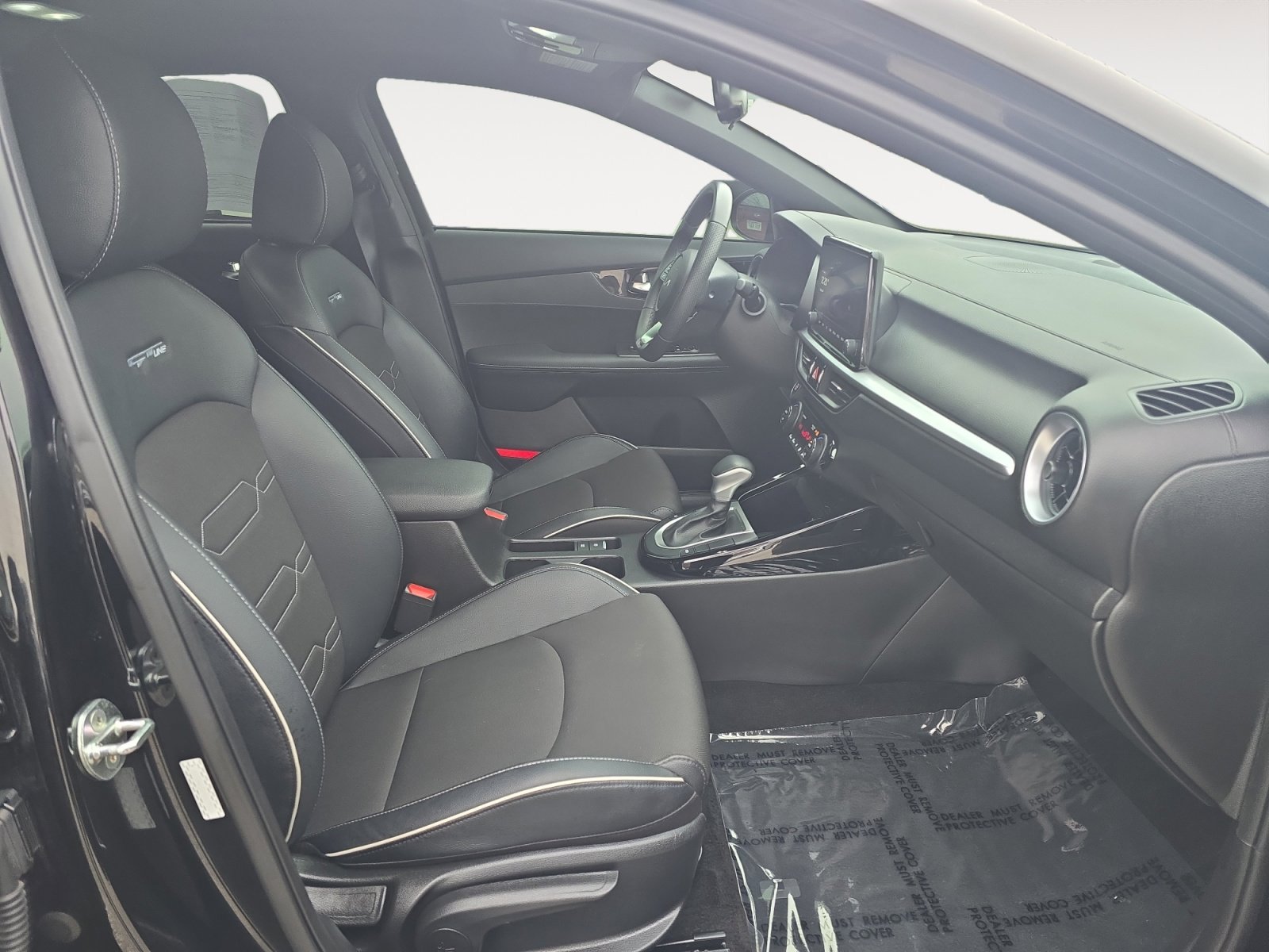 Used 2023 Kia Forte GT-Line w/ GT-Line Premium Package image 10