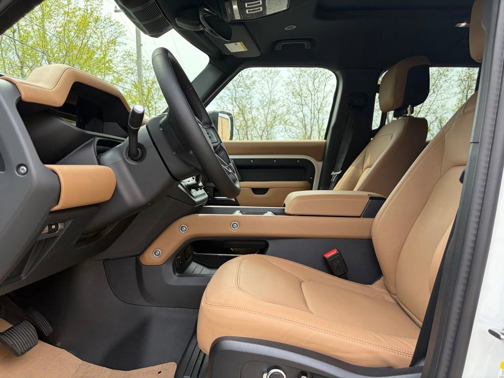 New 2026 Land Rover Defender 130 X-Dynamic SE AWD/4WD image 11
