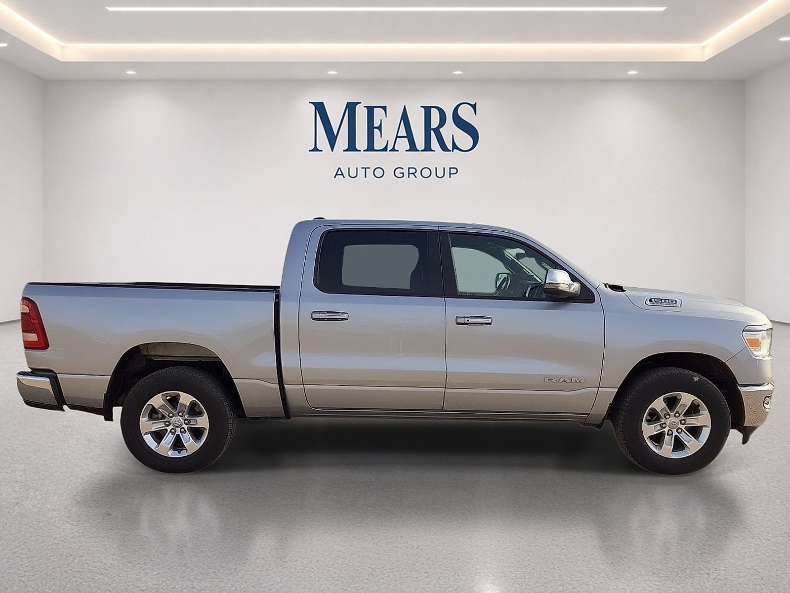 Used 2024 RAM 1500 Laramie RWD image 6