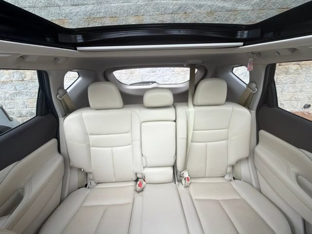 Used 2016 Nissan Murano Platinum w/ Platinum Technology Package FWD image 10