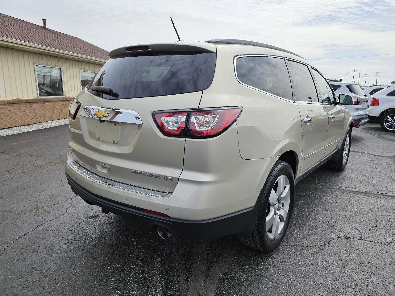 Used 2015 Chevrolet Traverse LTZ AWD/4WD image 30