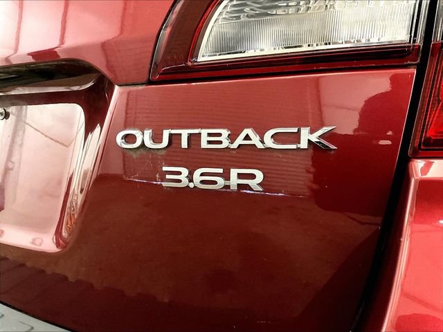 Used 2018 Subaru Outback 3.6R Limited AWD/4WD image 14