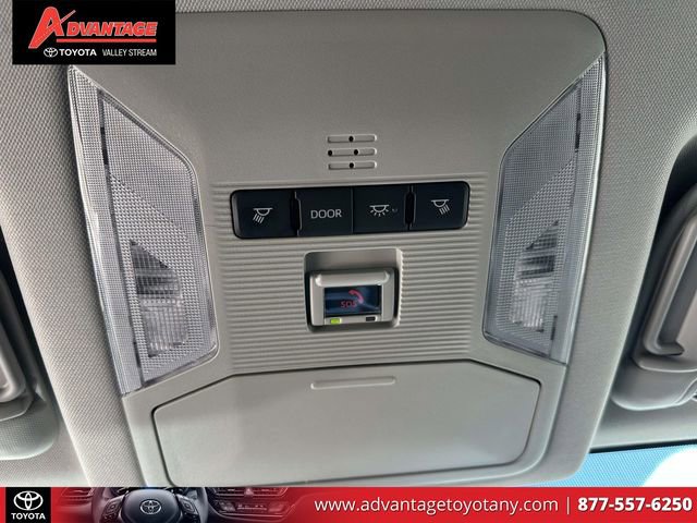 Used 2024 Toyota RAV4 XLE AWD/4WD image 36