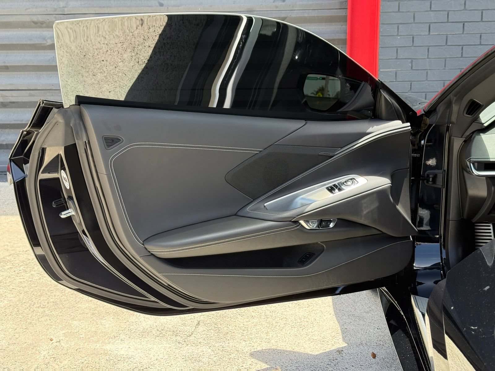 Used 2024 Chevrolet Corvette Stingray Coupe w/ 1LT RWD image 19