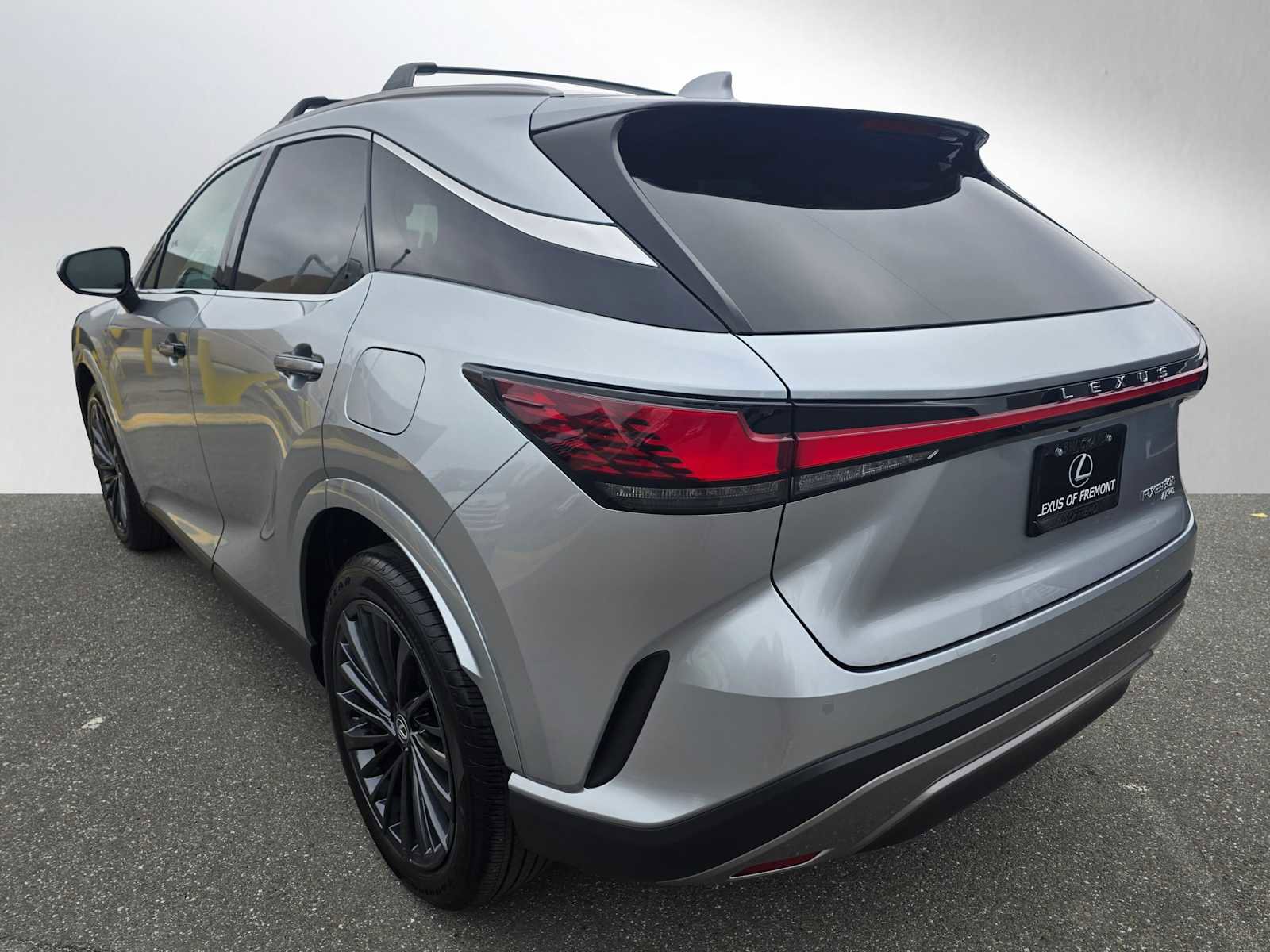 Certified 2025 Lexus RX 350h w/ Convenience Package image 5