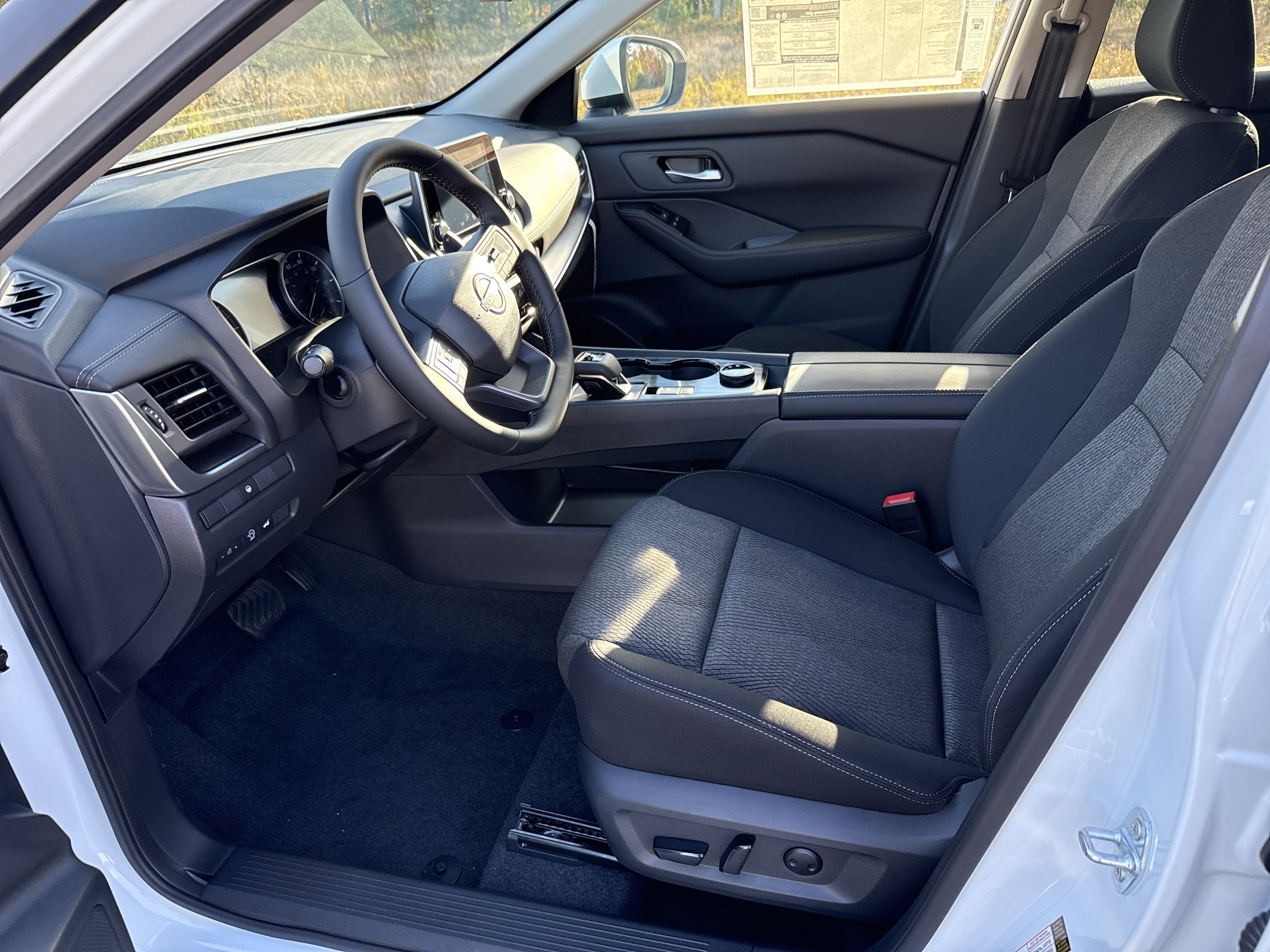 New 2026 Nissan Rogue SV AWD/4WD image 4