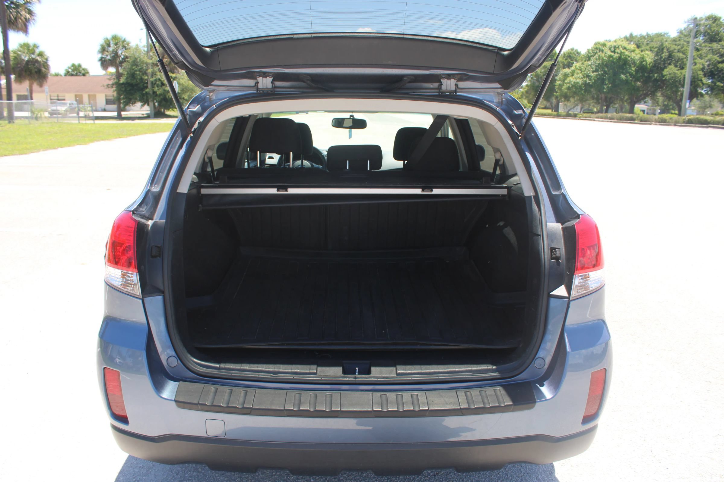 Used 2013 Subaru Outback 2.5i Premium w/ Popular Pkg 1B AWD/4WD image 29