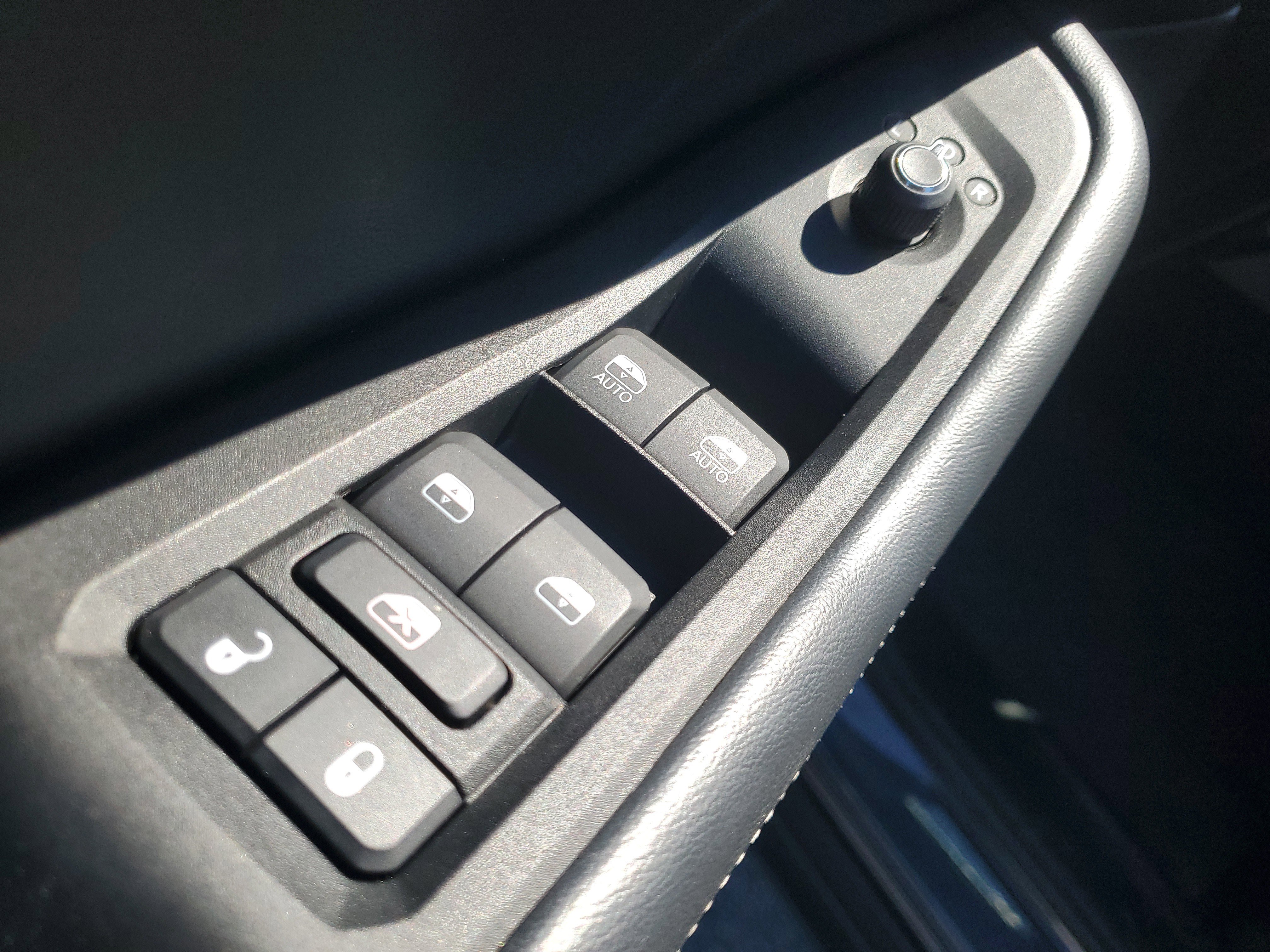 Used 2024 Jeep Grand Cherokee L Altitude image 11