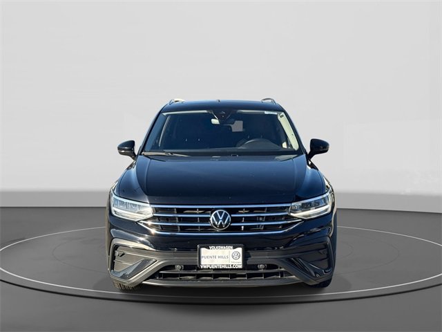 Used 2023 Volkswagen Tiguan SE image 2