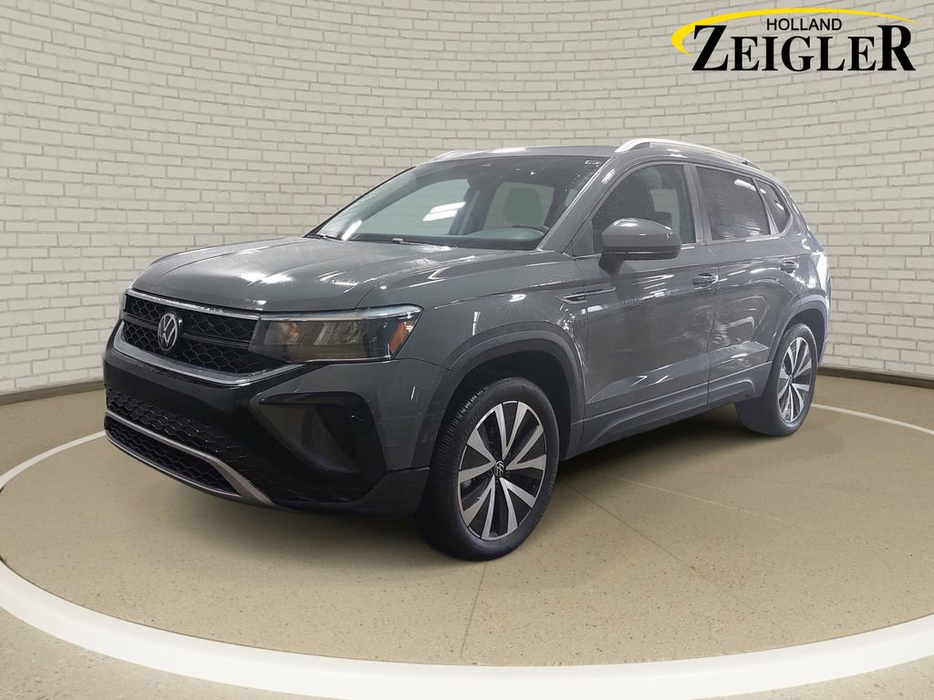 Used 2023 Volkswagen Taos SE w/ Panoramic Sunroof Package AWD/4WD image 1