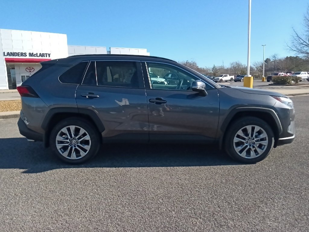 Used 2024 Toyota RAV4 XLE Premium image 2