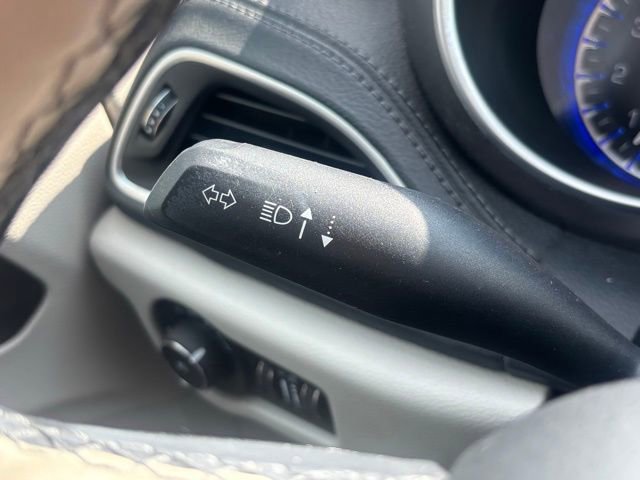 Used 2018 Chrysler Pacifica Limited w/ Tire & Wheel Group image 23