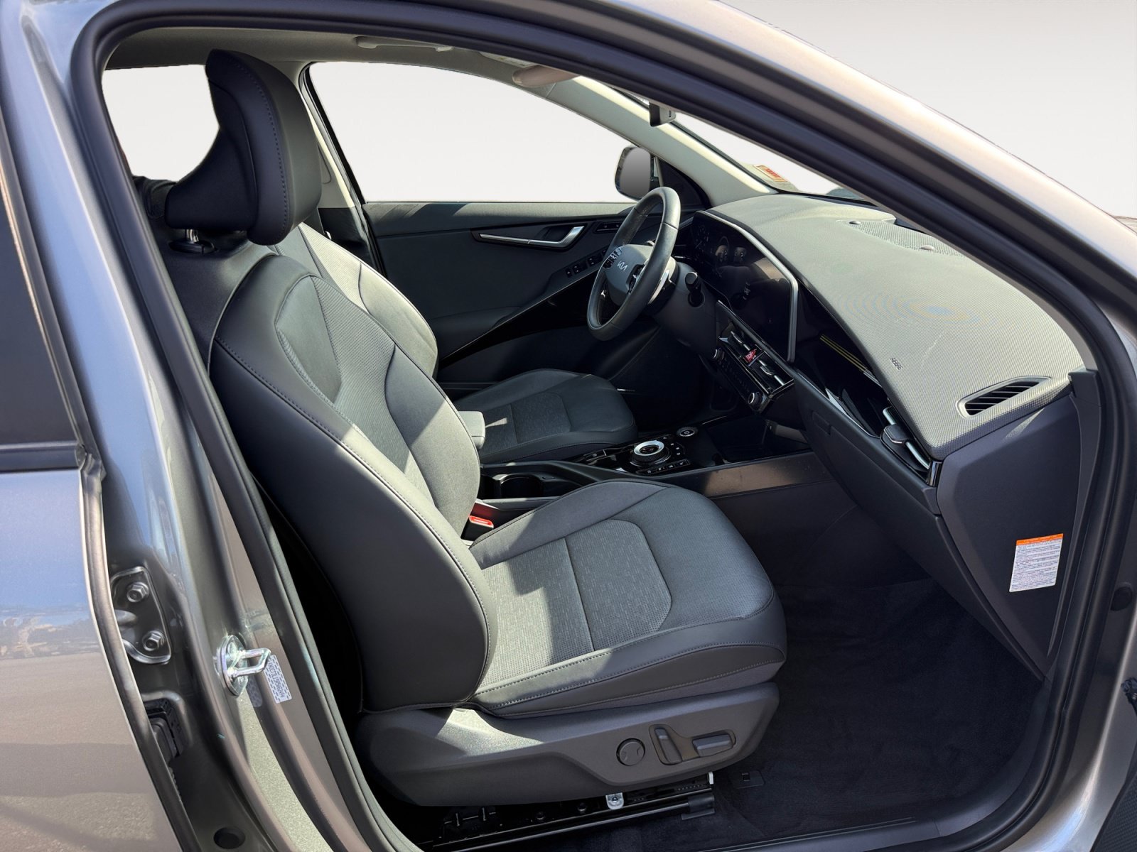 Certified 2024 Kia Niro Wave FWD image 19