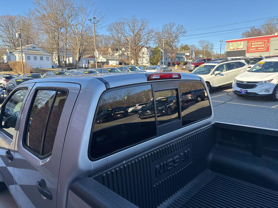 Used 2018 Nissan Frontier SV image 9