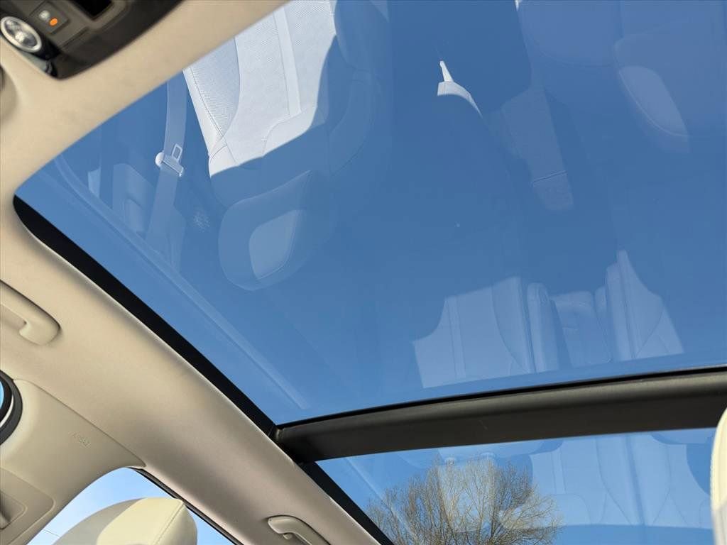 Used 2024 Kia Sorento EX w/ Panoramic Sunroof Package image 26