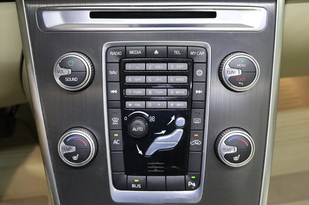 Used 2016 Volvo XC60 T5 Premier image 18