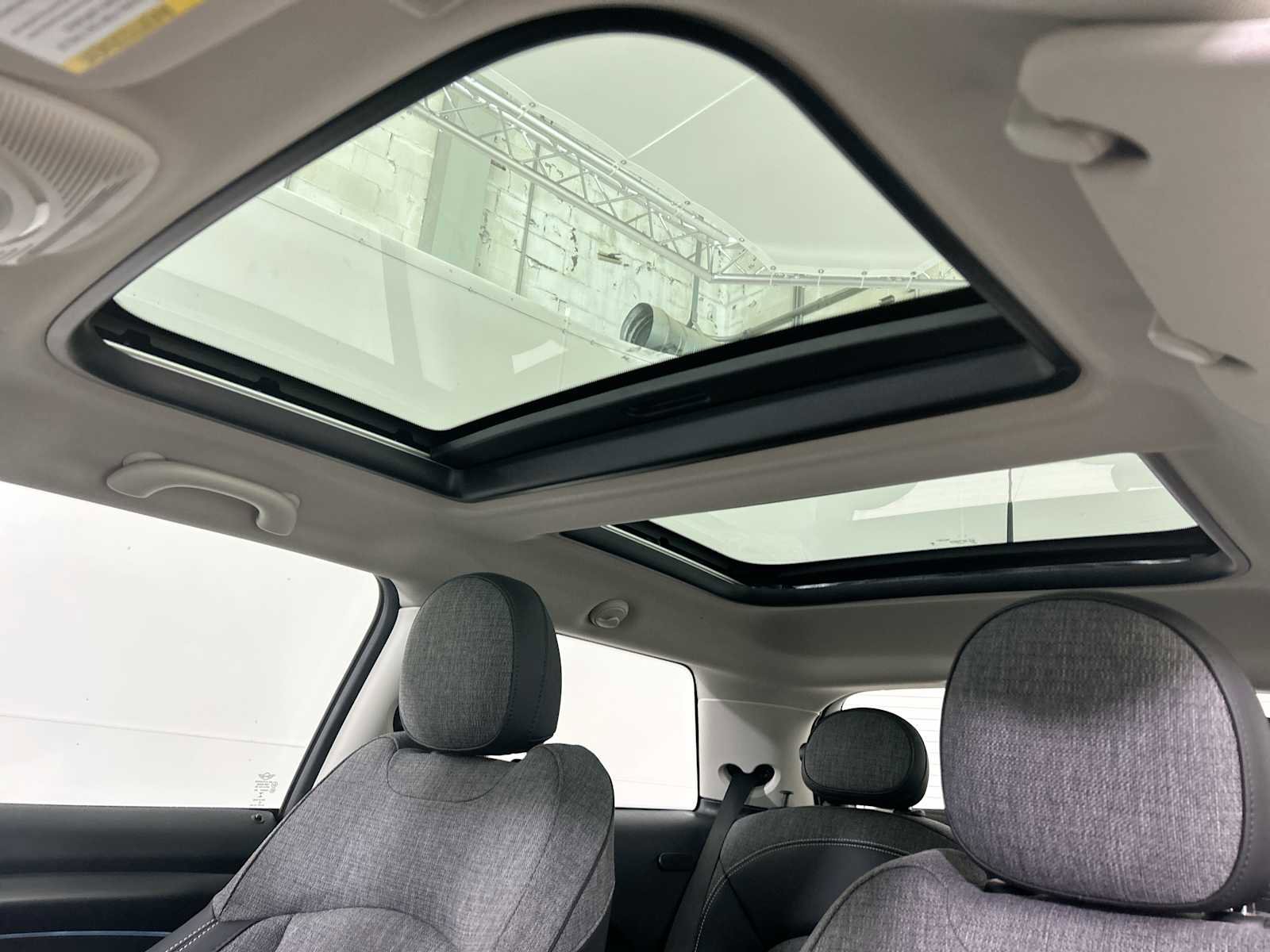 Used 2023 MINI Cooper SE image 16