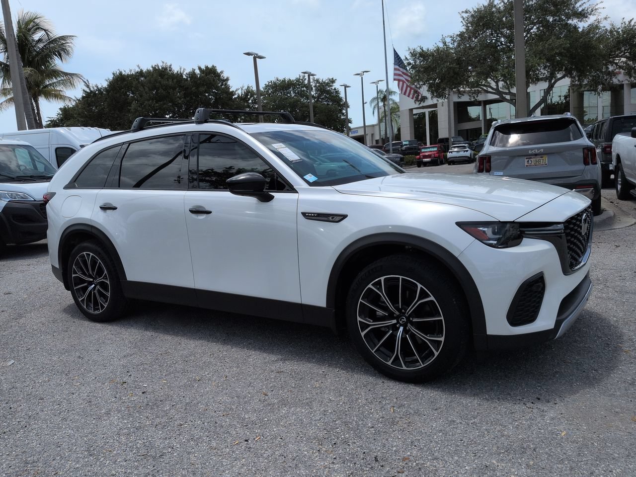 Used 2025 MAZDA CX-70 Plug-In Hybrid w/ Premium Plus AWD/4WD image 2