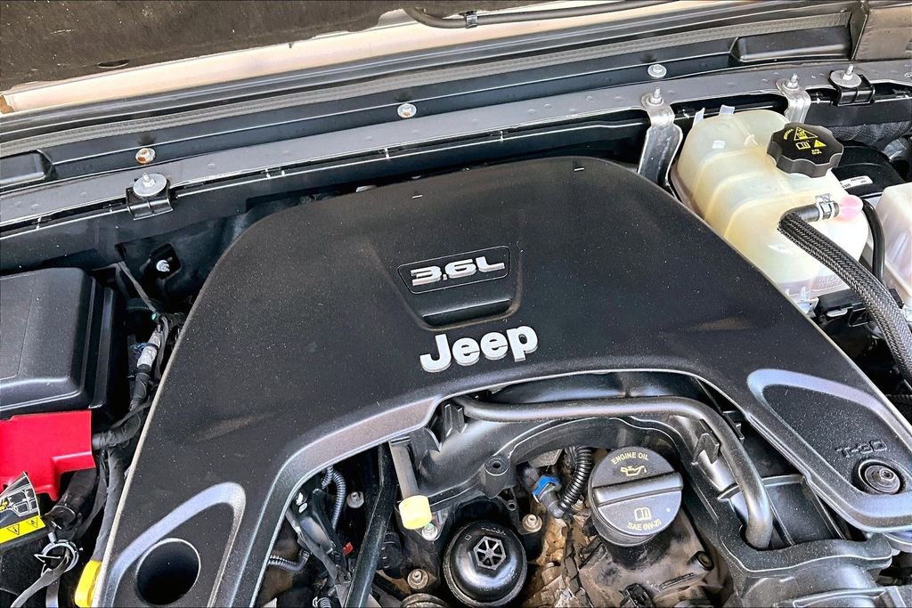 Used 2020 Jeep Gladiator Sport w/ Quick Order Package 24S AWD/4WD image 32