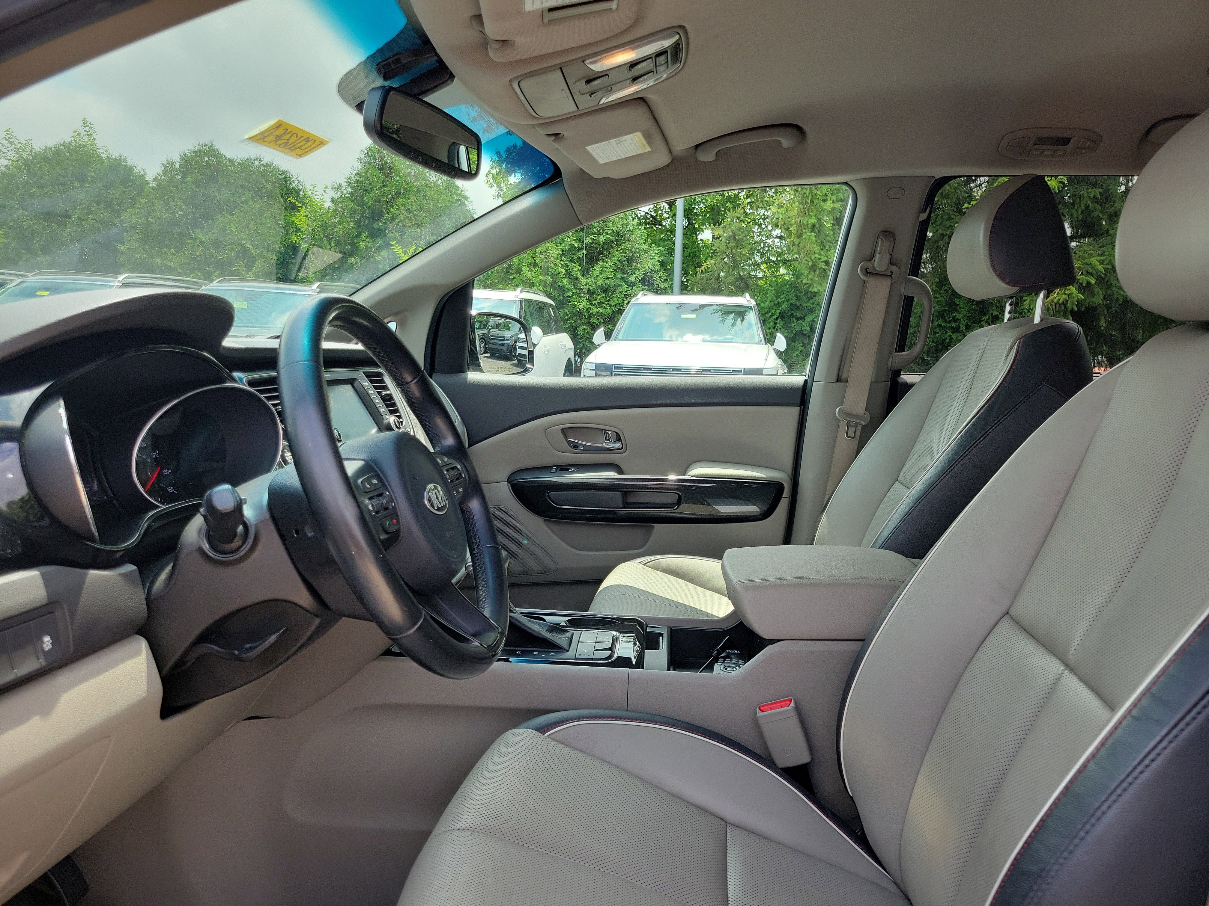 Used 2017 Kia Sedona EX FWD image 15