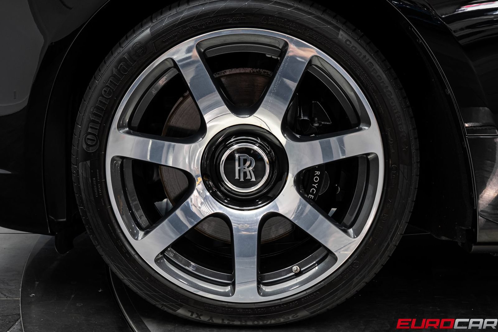 Used 2017 Rolls-Royce Dawn RWD image 23
