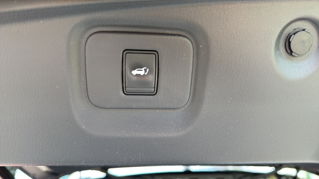 Used 2017 Nissan Pathfinder Platinum AWD/4WD image 23