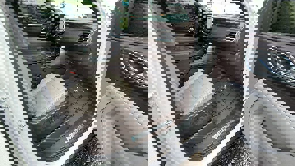 Used 2023 Chevrolet Tahoe Z71 w/ Luxury Package image 17