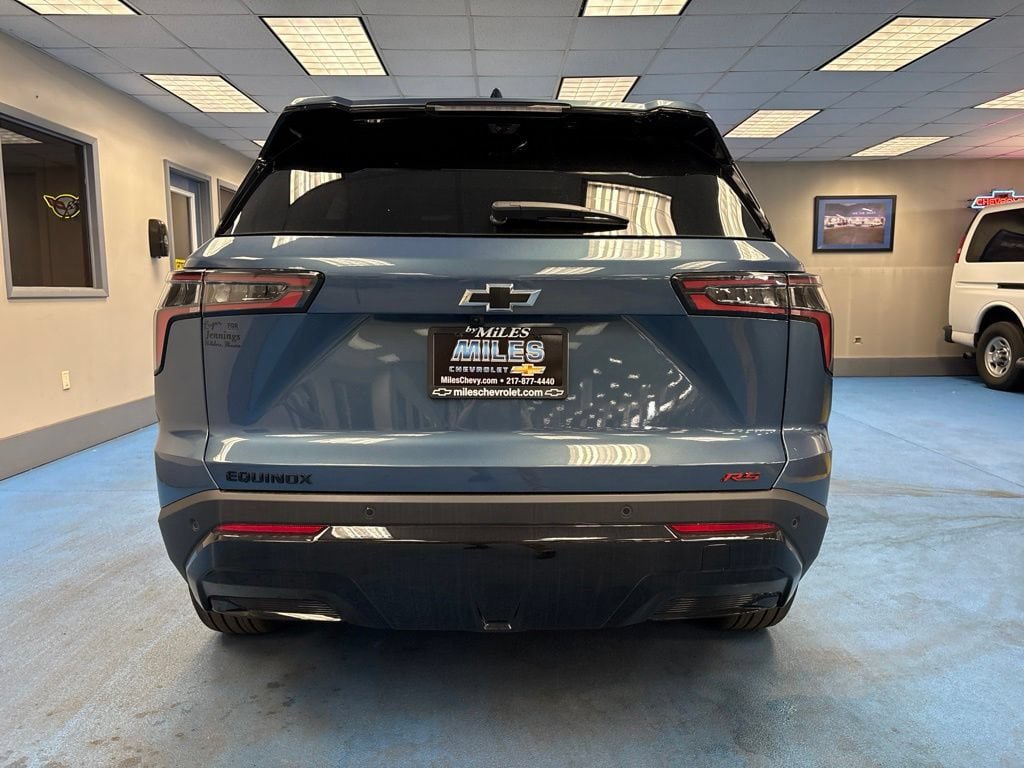 New 2026 Chevrolet Equinox RS w/ Convenience Package III FWD image 7