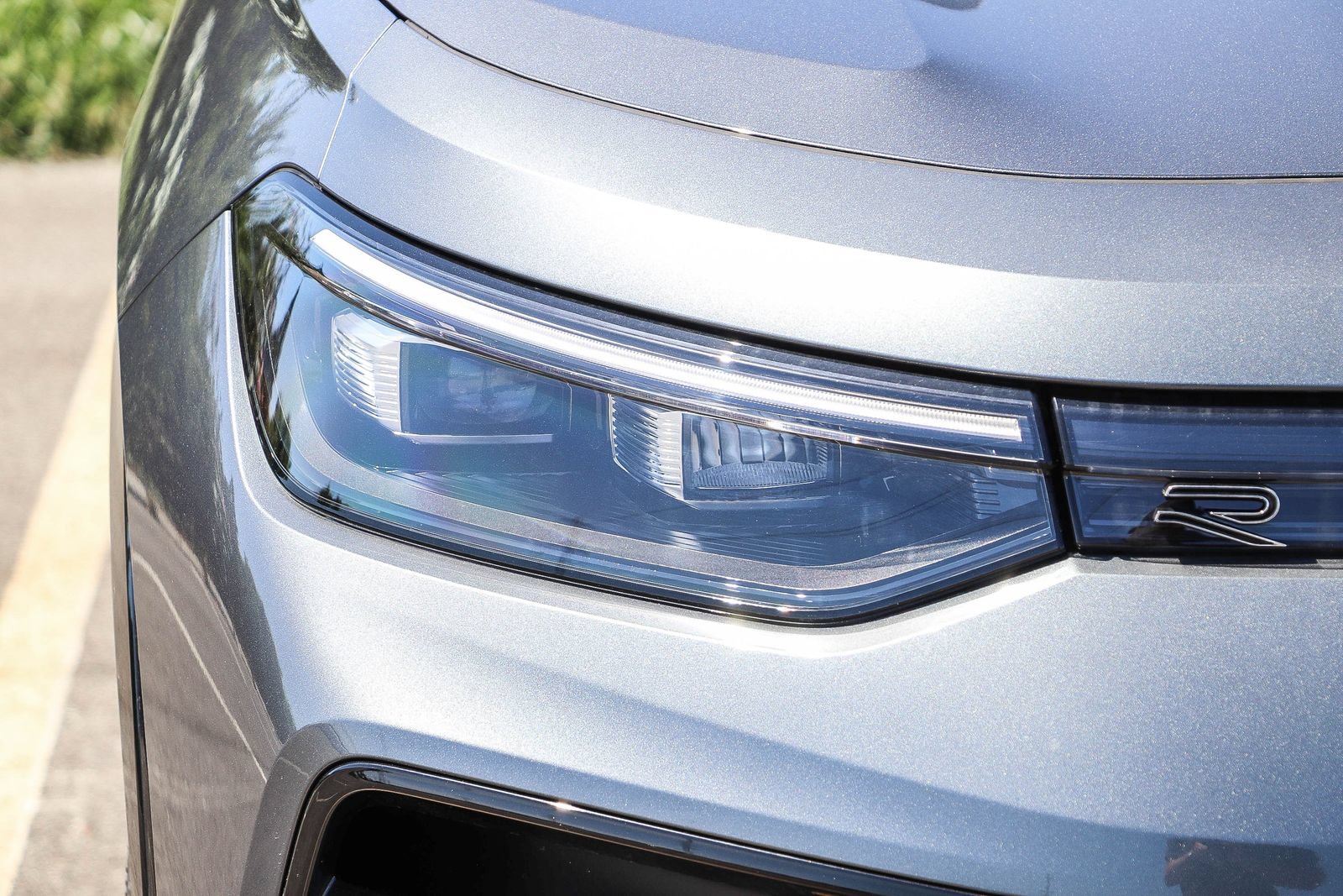 New 2026 Volkswagen Tiguan SE R-Line FWD image 4