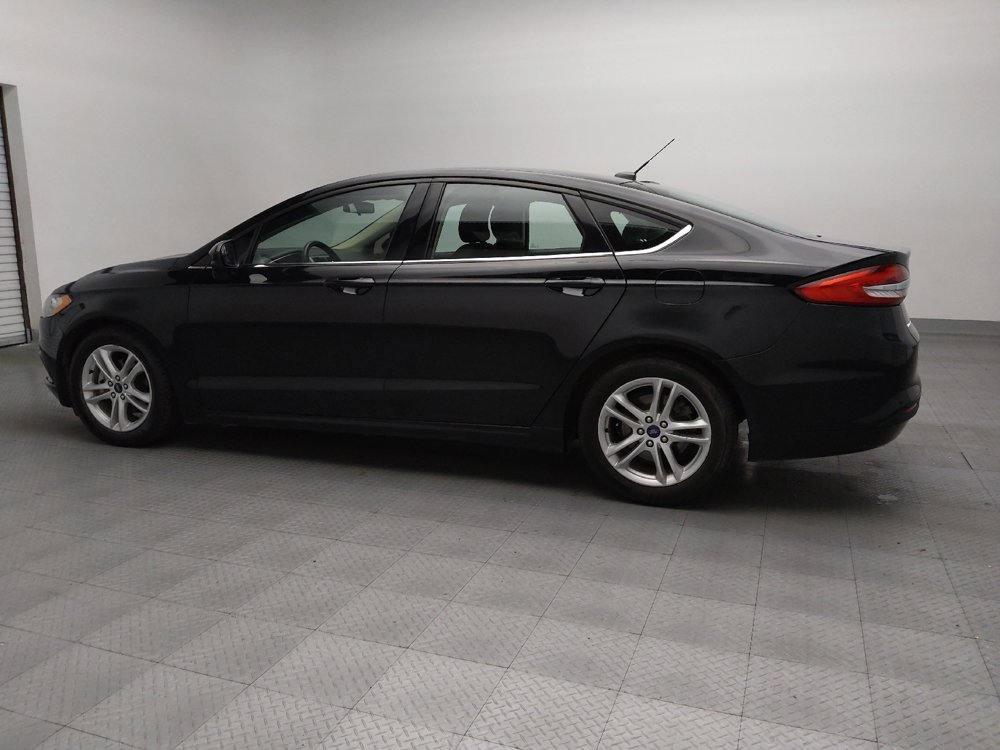 Used 2018 Ford Fusion SE w/ Fusion SE Technology Package image 3