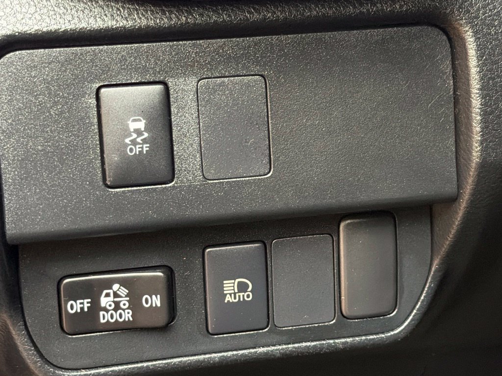 Used 2021 Toyota Tacoma SR5 w/ SR5 Appearance Package (SM) RWD image 22