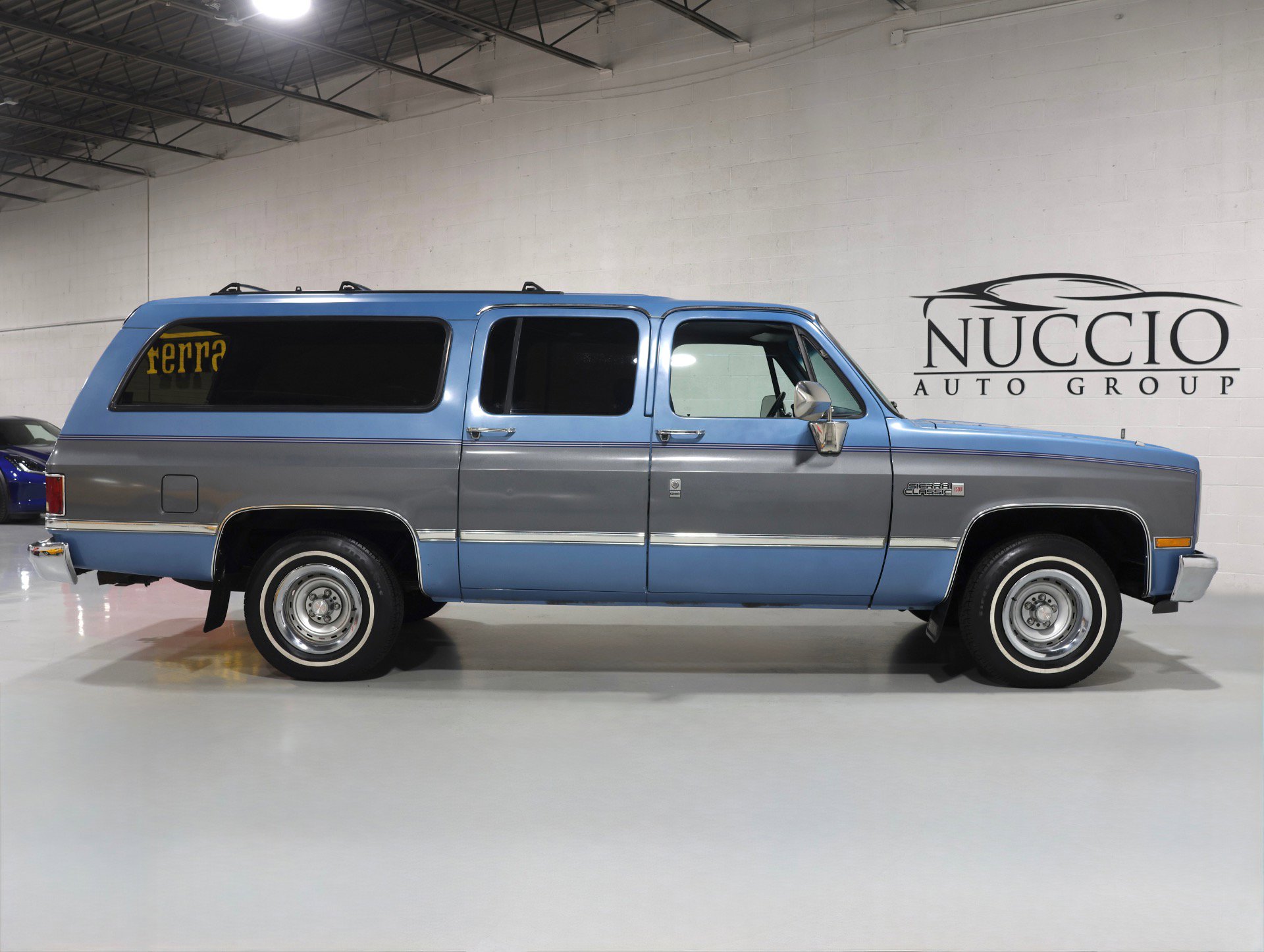 Used 1987 GMC Suburban 2WD image 17