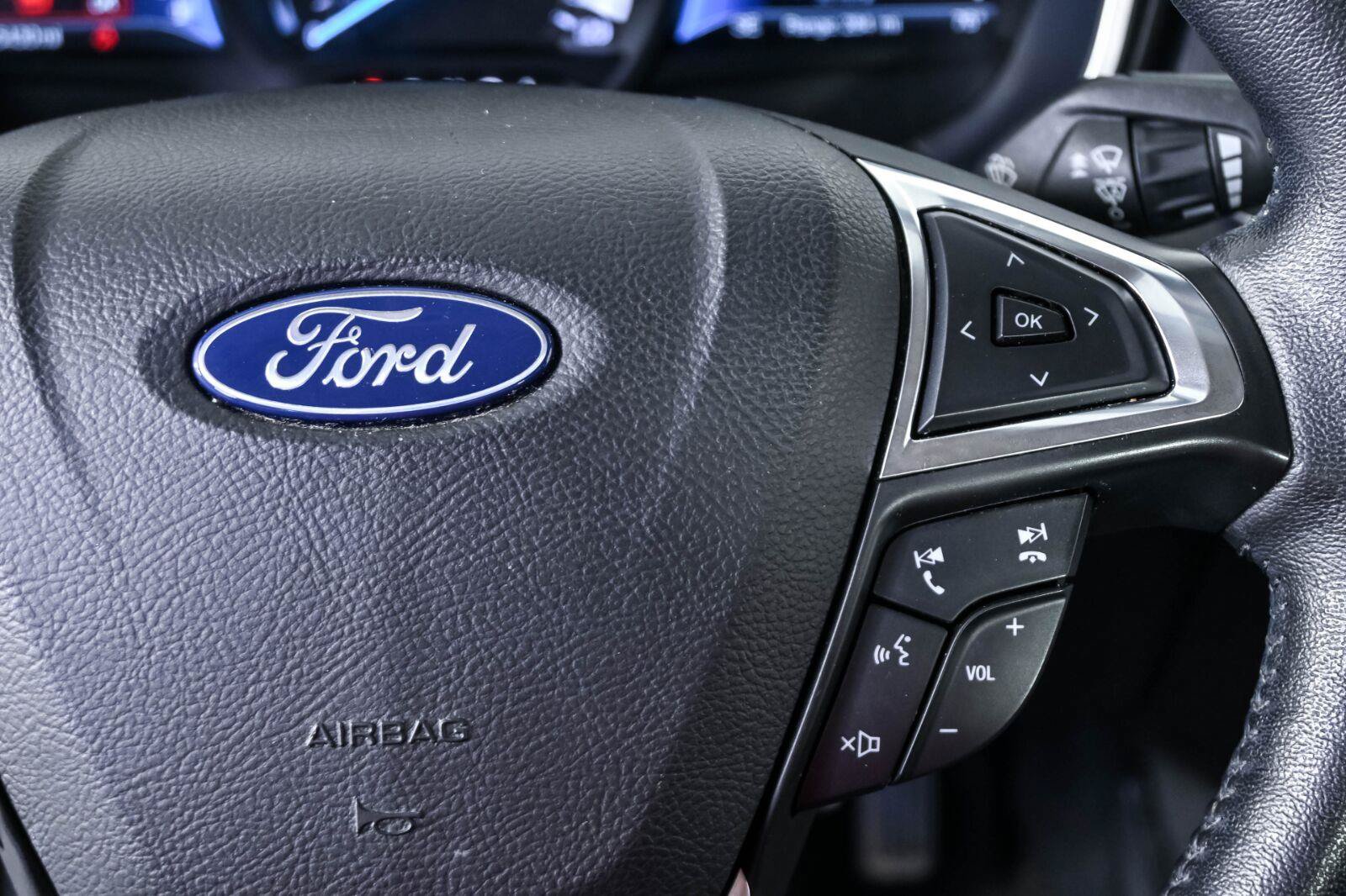 Used 2019 Ford Fusion Energi Titanium FWD image 10