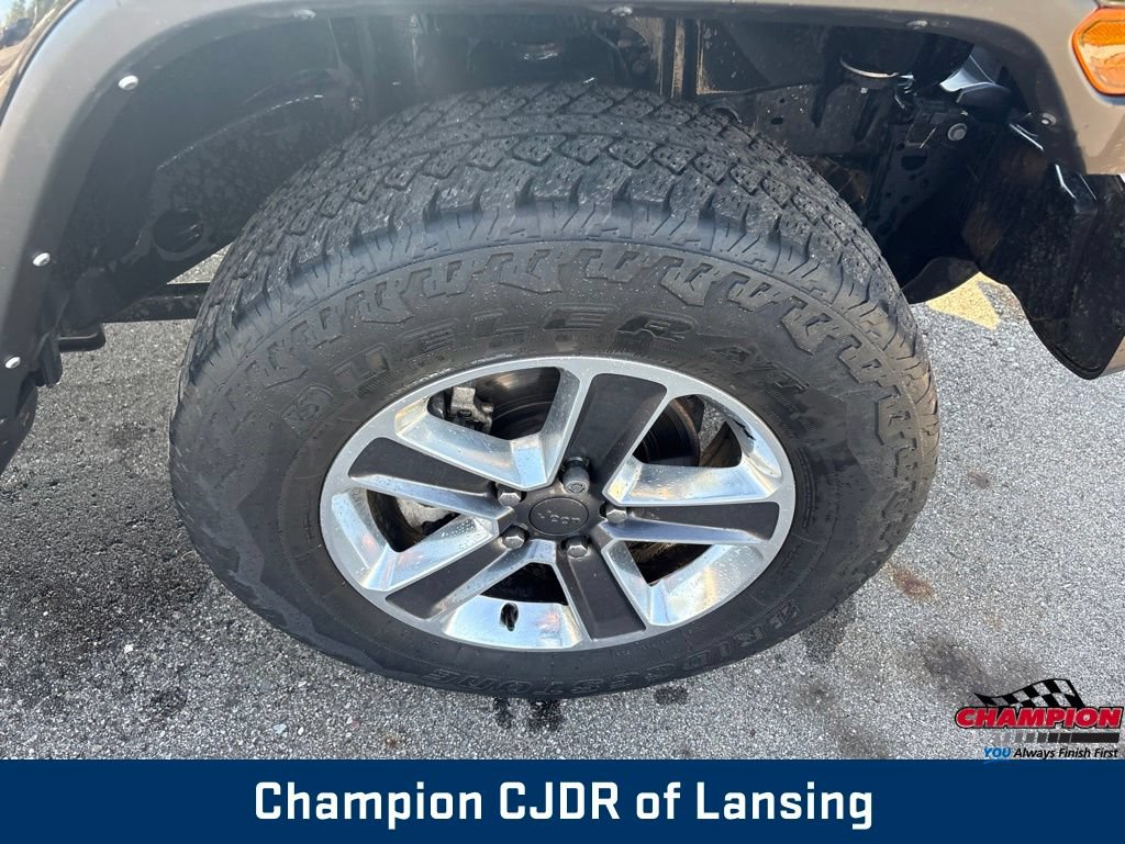 Used 2021 Jeep Wrangler Unlimited Sahara w/ Uconnect 4C Nav & Sound Group AWD/4WD image 38