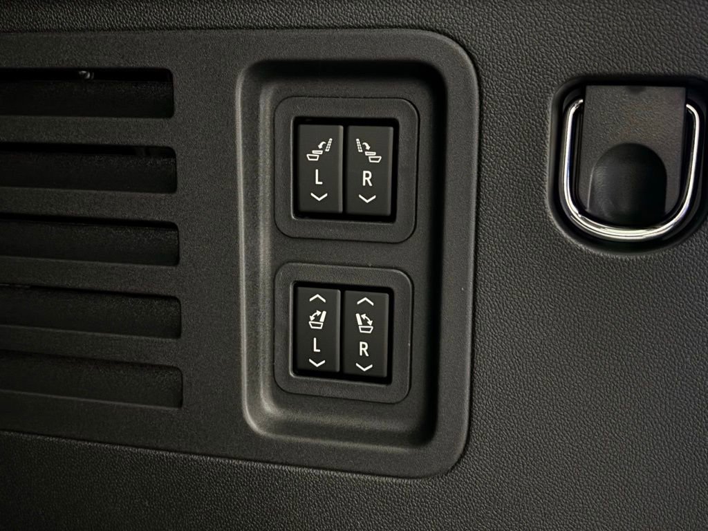 New 2026 GMC Acadia Denali w/ Super Cruise Package image 13